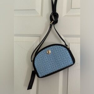 NWT Tommy Hilfiger Blue and Navy Patterned Crossbody Bag